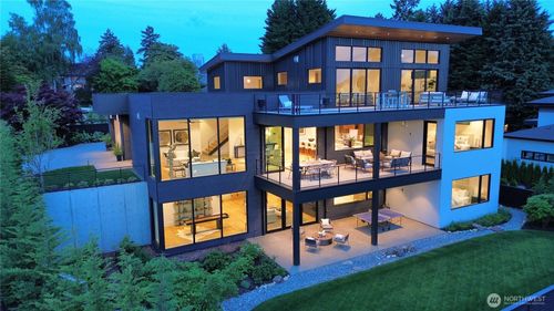 1032 89th Ave Ne, Bellevue, WA, 98004-3927 | Card Image