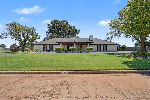 121 W Tahoe Dr, Cordell, OK, 73632-4844 | Card Image