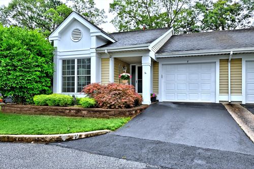 8 Kismet Ct, Ridge, NY, 11961-1626 | Card Image