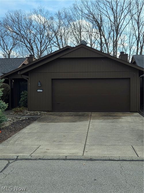18259 Glencreek Lane, Strongsville, OH, 44136 | Card Image
