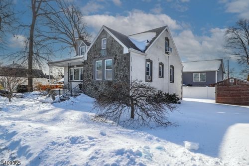 131 Fairfield Ave, Fords, NJ, 08863-1765 | Card Image