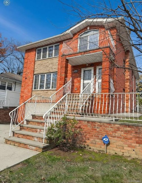 253-12 58th Ave, Little Neck, NY, 11362-2116 | Card Image