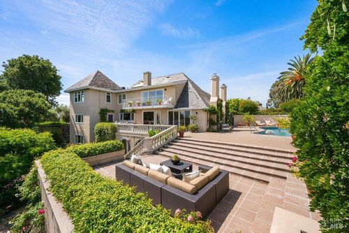 82 Mcnear Dr, San Rafael, CA, 94901-1546 | Card Image
