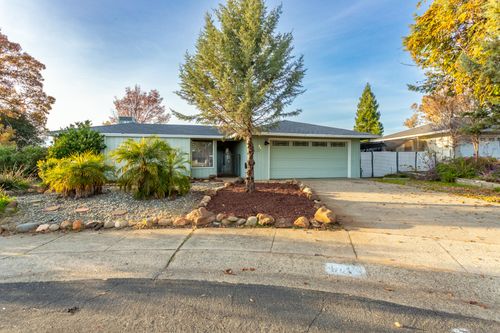 940 Golden Heights Ct, Redding, CA, 96003-1726 | Card Image