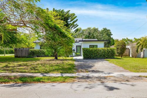 1998 Ne 180th St, North Miami Beach, FL, 33162-1612 | Card Image