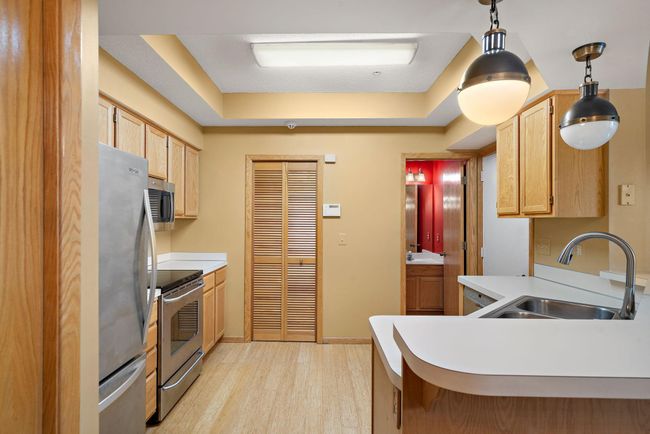 2703 Autumnwood Ln, Townhouse with 2 bedrooms, 2 bathrooms and null parking in Hopkins MN | Image 11