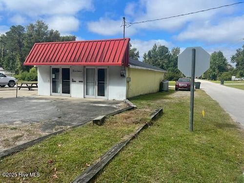 176 E Chatham St, Newport, NC, 28570 | Card Image