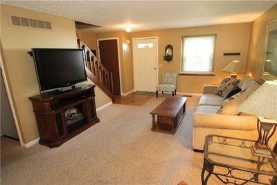 19 Southfield Drive, Condo with 2 bedrooms, 1 bathrooms and null parking in Webster NY | Image 3