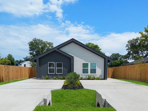8122 Double Ave, Houston, TX, 77088-6121 | Card Image
