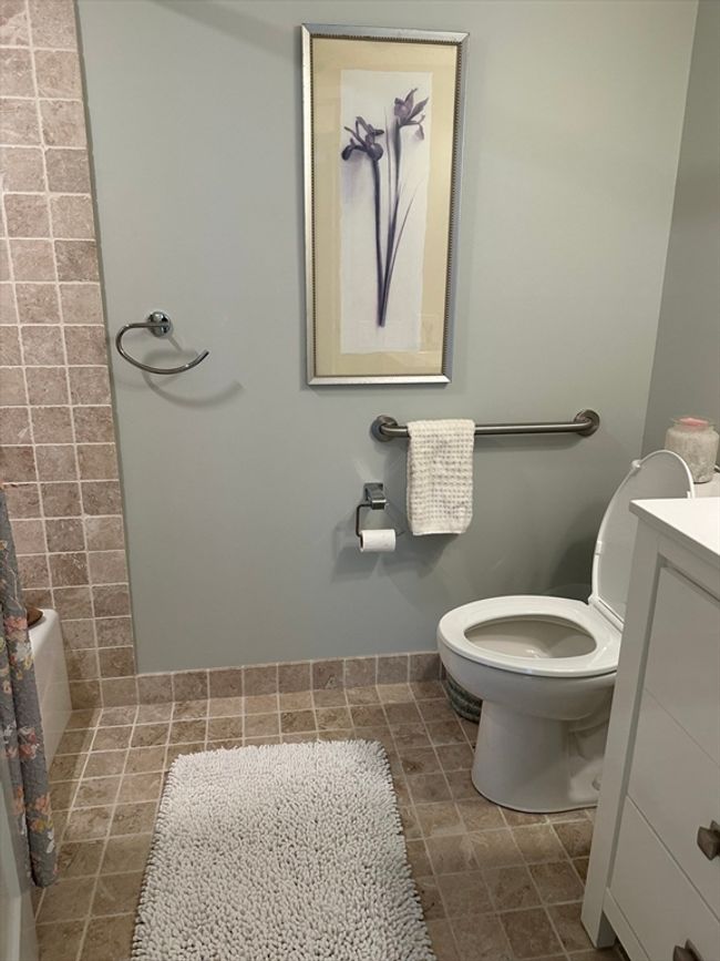 APT-2P - 406 Paradise Rd, Condo with 2 bedrooms, 2 bathrooms and 2 parking in Swampscott MA | Image 19