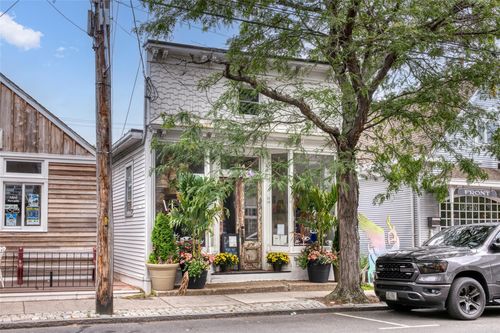 214 Front St, Greenport, NY, 11944-1643 | Card Image