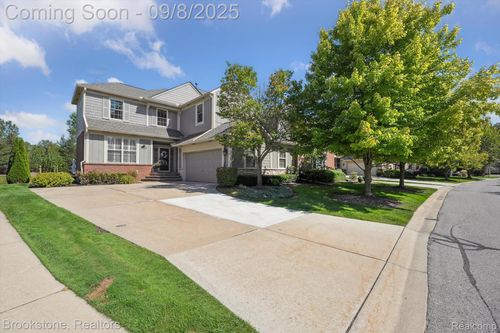 3628 Winding Brook Cir, Rochester Hills, MI, 48309-4733 | Card Image