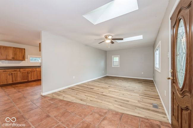 LIVING ROOM | Image 10
