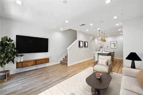 unit-103-7621 University Ave, La Mesa, CA, 91942-6213 | Card Image