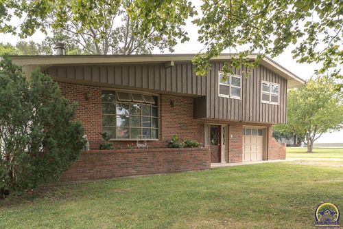 305 Maple St, Wellsville, KS, 66092-8110 | Card Image
