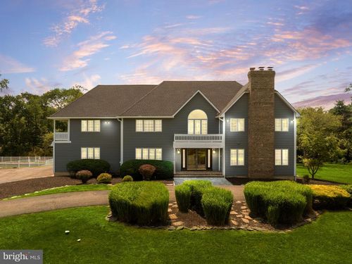 7 Michelle Ct, Marlboro, NJ, 07746-1636 | Card Image