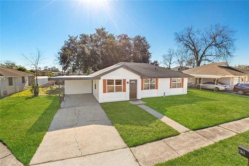 15 Victorian Ct, Violet, LA, 70092-3024 | Card Image