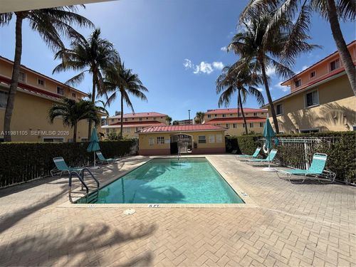 136-2032 Ne 167th St, North Miami Beach, FL, 33162-3297 | Card Image