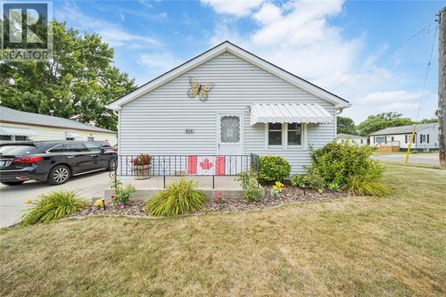 814 Maxwell St, Sarnia, ON, N7T5G1 | Card Image