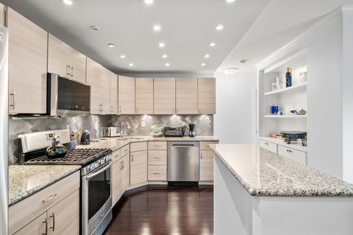 apt-7e-9 Hawthorne Pl, Boston, MA, 02114-2323 | Card Image