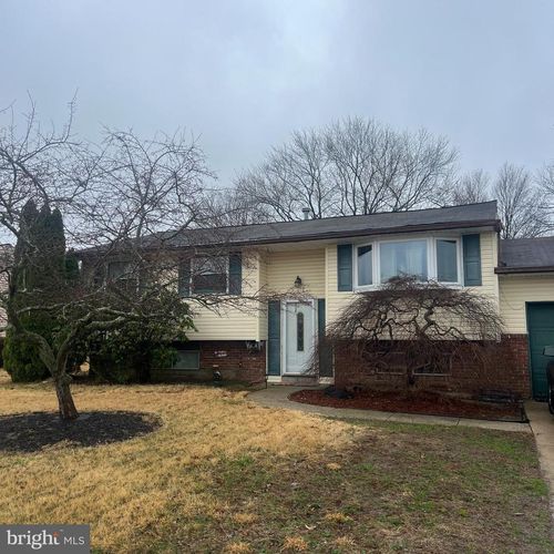 651 Charlotte Ave, WILLIAMSTOWN, NJ, 08094-1301 | Card Image