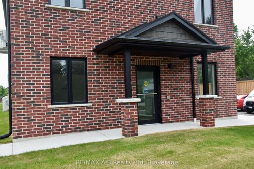 1a-446 Queen St W, Saint Marys, ON, N4X1C8 | Card Image