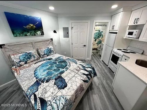 323-225 E Wildwood Ave, Wildwood, NJ, 08260-4837 | Card Image