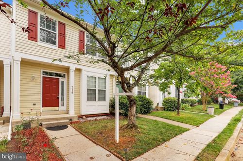 210 Twelve Oaks Dr, GAITHERSBURG, MD, 20878-1171 | Card Image