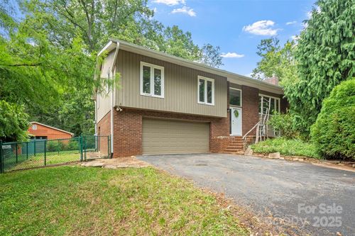 15 Beaverdam Ct, Asheville, NC, 28804-2705 | Card Image