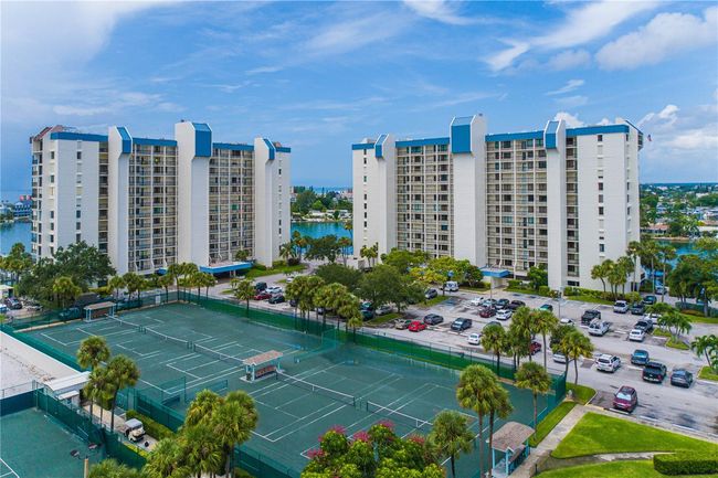 APT-1103 - 9495 Blind Pass Rd, Condo with 2 bedrooms, 2 bathrooms and null parking in ST PETE BEACH FL | Image 39