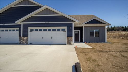 3373 Iris Dr, Eau Claire, WI, 54703-4093 | Card Image