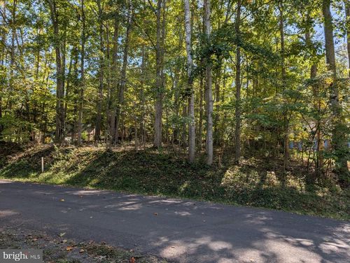 905 Eastover Pkwy, LOCUST GROVE, VA, 22508-5167 | Card Image