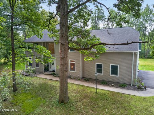 548 Boght Rd, Cohoes, NY, 12047-1001 | Card Image