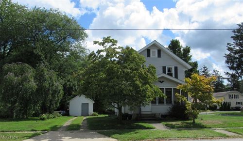185 Chestnut St, Geneva, OH, 44041-1457 | Card Image