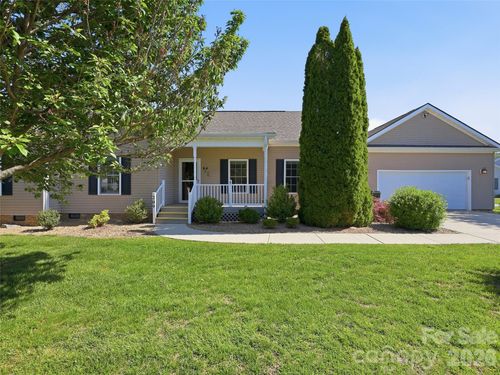 209 Beechnut Dr, Hendersonville, NC, 28739-7101 | Card Image