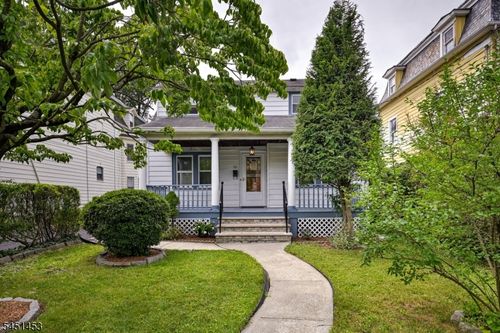 131 Grove St, North Plainfield, NJ, 07060-4739 | Card Image