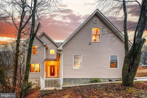 5703 Chapin Ave, ALEXANDRIA, VA, 22303-1232 | Card Image