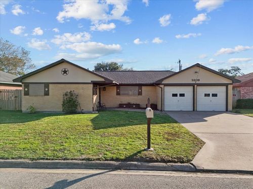 2809 Fairfield Ave, Texas City, TX, 77590-6933 | Card Image