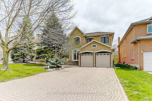 11 Hillsborough Crt, Richmond Hill, ON, L4B3X3 | Card Image
