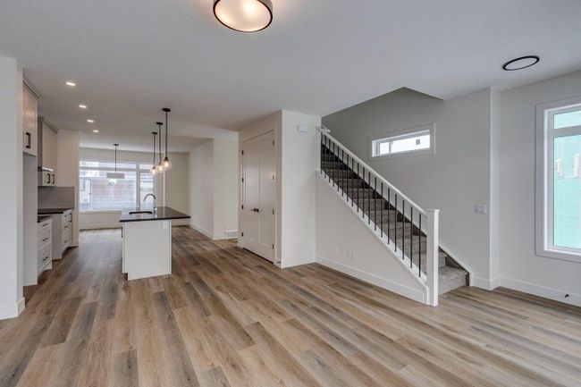 65 Royal Elm Green Nw, Home with 3 bedrooms, 2 bathrooms and 2 parking in Calgary AB | Image 13