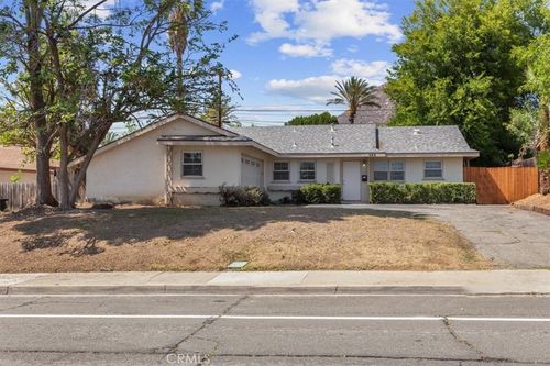 529 W Blaine St, Riverside, CA, 92507 | Card Image