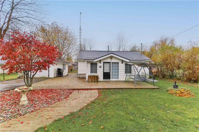 15 Barbara Dr, House other with 2 bedrooms, 1 bathrooms and 2 parking in Nanticoke ON | Image 1