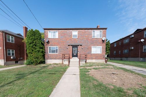 636 Maple Dr, Reading, OH, 45215-4926 | Card Image