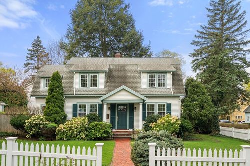 83 Prospect St, Newton, MA, 02465-2340 | Card Image