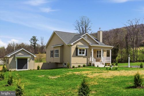 11 Scenic Ln, FLINT HILL, VA, 22627-1861 | Card Image