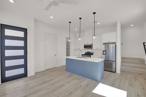 2-6119 Atwood St, Austin, TX, 78741-2304 | Card Image