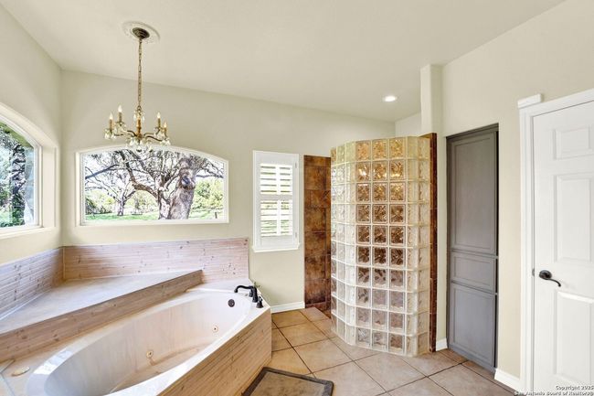 1409 Woodland Ct, House other with 4 bedrooms, 4 bathrooms and null parking in Hondo TX | Image 40