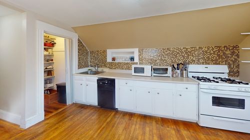 3-16 Templeton Pkwy, Watertown, MA, 02472-3571 | Card Image