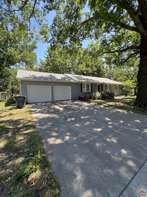 1510 Thompson St, Emporia, KS, 66801-6078 | Card Image
