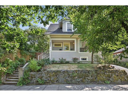2054 N Emerson St, Portland, OR, 97217-3807 | Card Image
